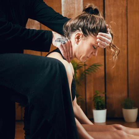 Shiatsu Neck and Shoulders Massage